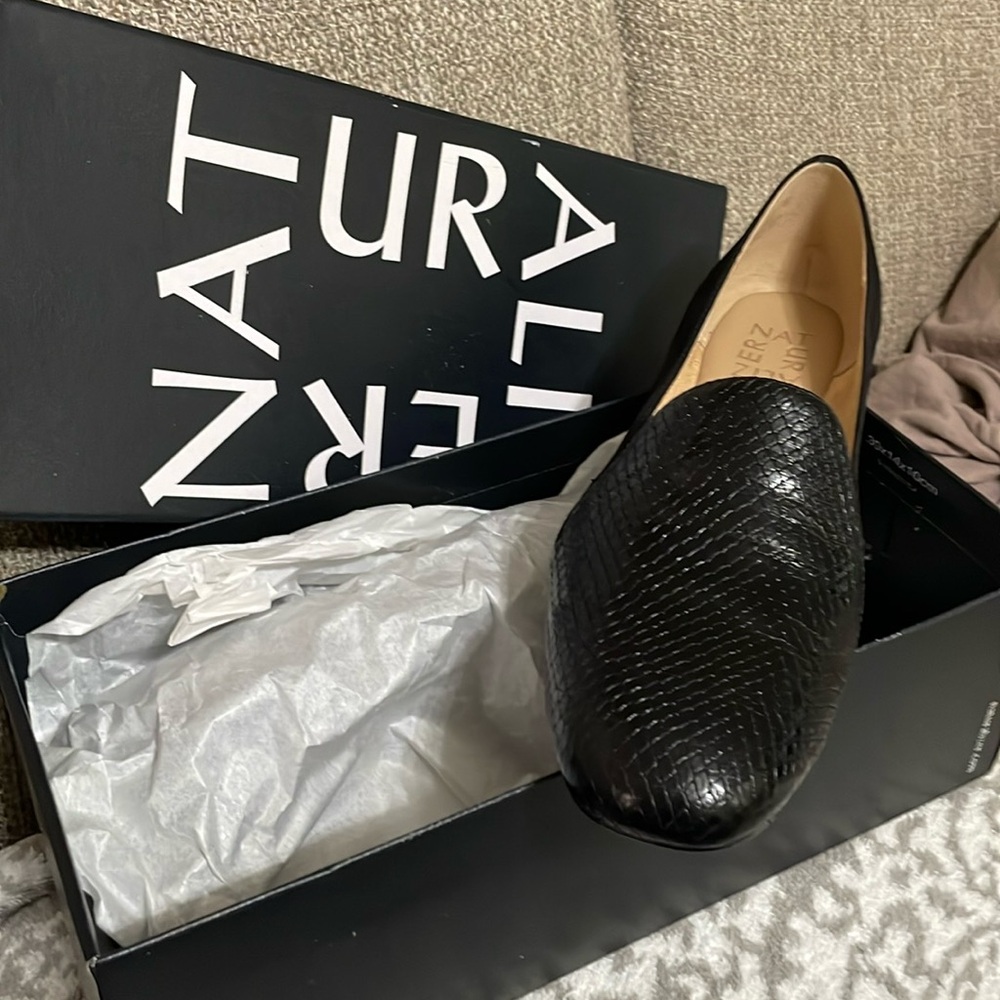 Naturalizer loafers two tone suede & leather never been wore soft leather